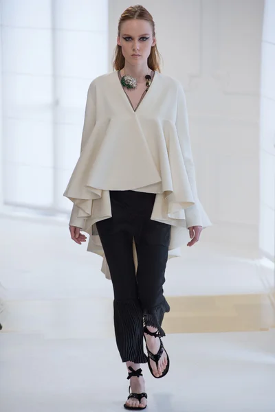 Look 3
